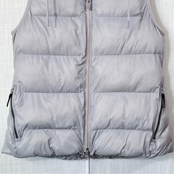 New Balance Light Grey 247 Sport Thermal Vest Size M - Picture 3 of 10